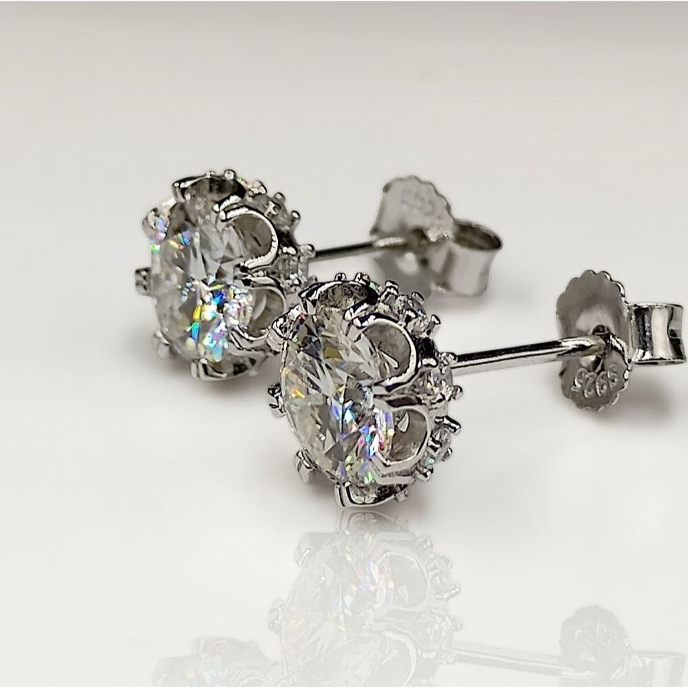 Certified 1.00CT VVS1 Moissanite Diamond Luxury Stud Earrings - Picture 7 of 14